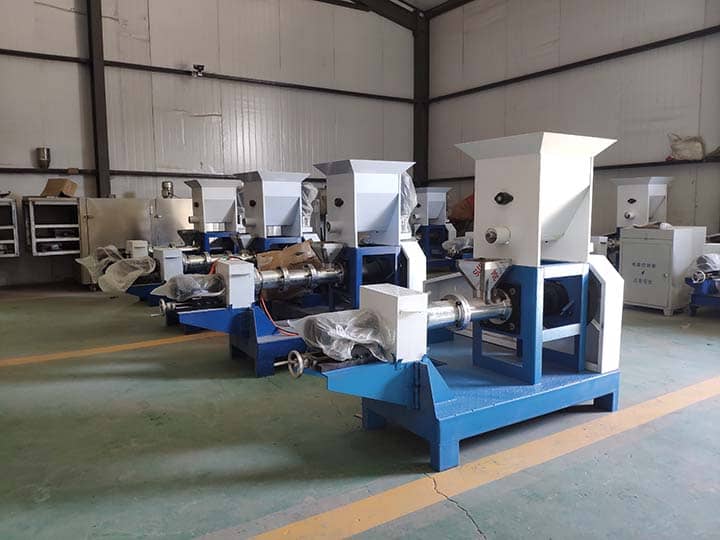 stock of floating fish feed pellet mill